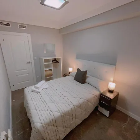Piso Atares Calle Alfonso アパート サラゴサ